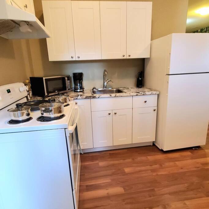 Private 2 Bedrooms Suite Near Hwy 1, Cultus Lake, Heritage Park, Fishing, Coliseum Chilliwack Kültér fotó